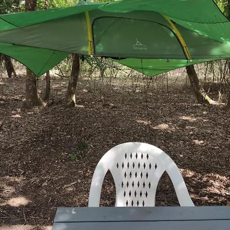 Luxusní stan Le Tent'suspendu Montcaret